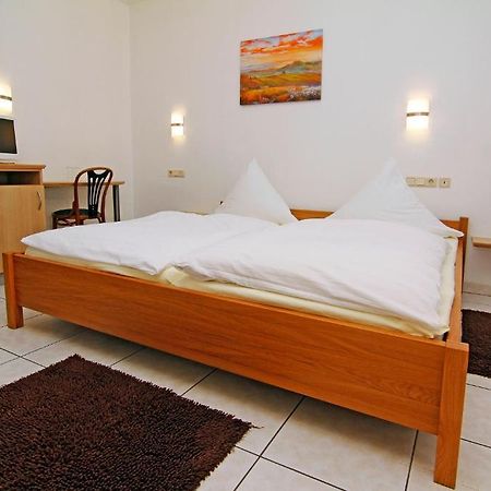 Hotel Zewener Hof - Garni Treviri Camera foto