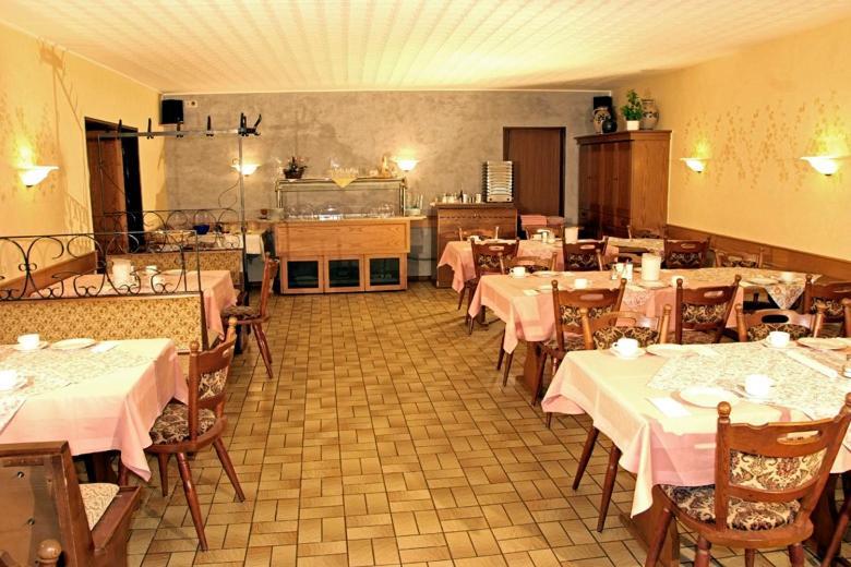 Hotel Zewener Hof - Garni Treviri Esterno foto