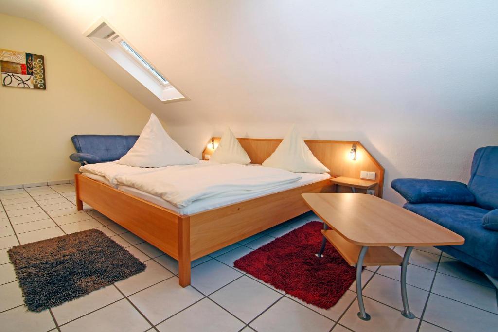 Hotel Zewener Hof - Garni Treviri Esterno foto